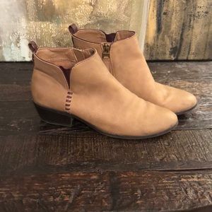Sz 8 booties - Sam & Libby